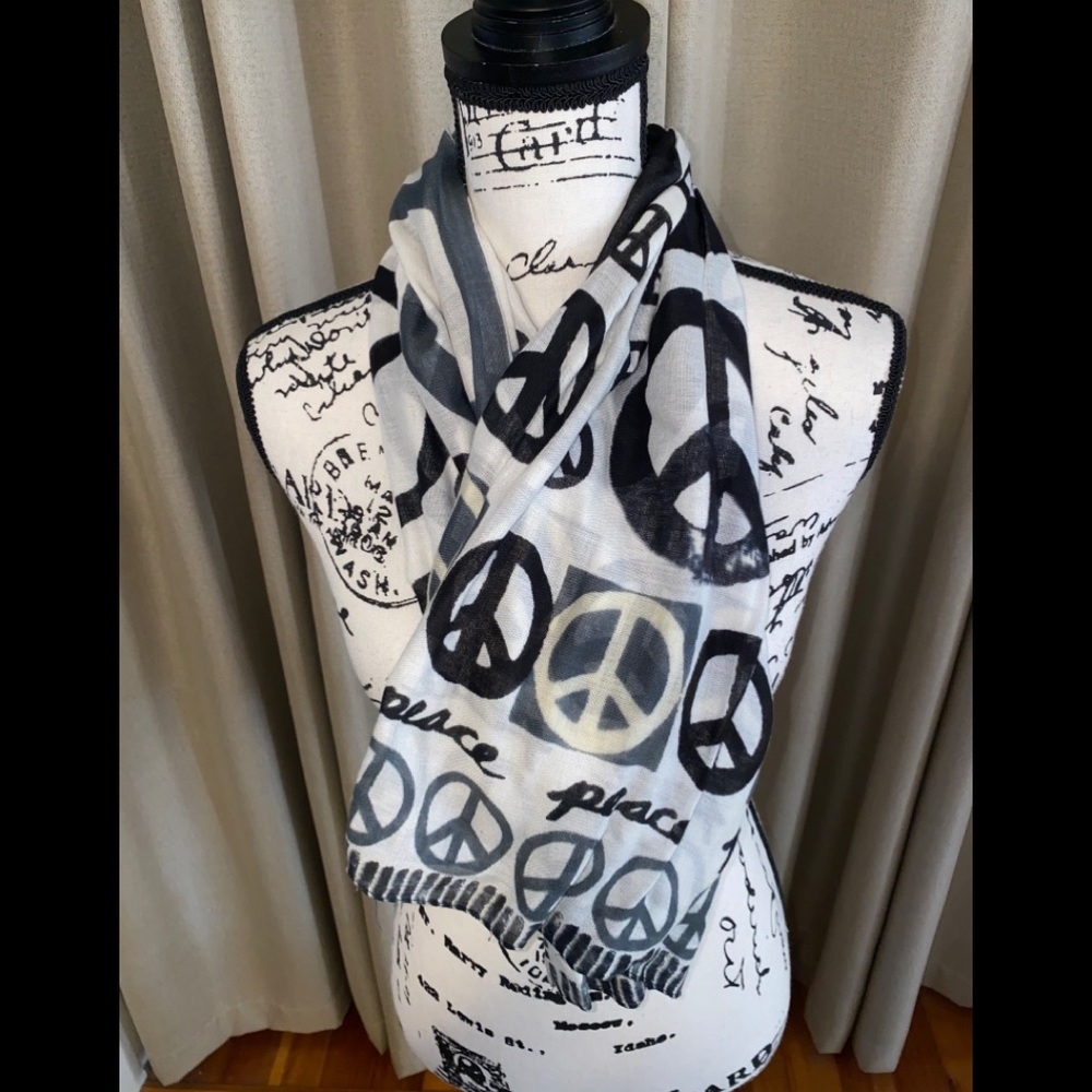 Collection 18 Scarves (2)